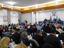 UMESTO 7,5 ODBORNICIMA 10.000 HILJADA DINARA: Predloženo povećanje naknade u Skupštini grada Loznice