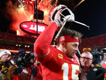 Patrick Mahomes s težko poškodbo kolena