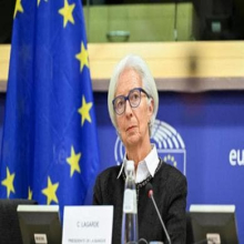 La Bce lascia i tassi invariati al 2%. Riviste al rialzo le stime di crescita