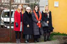 Spominsko znamenje prvi slovenski romanopiski Pavlini Pajk, pozabljeni pisateljici z Goriškega