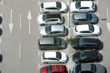 Po pretepu na parkirišču za Bežigradom 23-letnik v priporu, 42-letnik še vedno življenjsko ogrožen