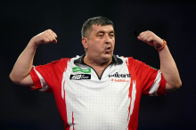 Darts-WM: Auf Mensur Suljovic wartet die größtmögliche Aufgabe