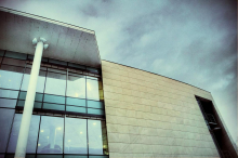 Ministrstvo ne vidi potrebe po spremembi zakonodaje v zvezi s pobudo knjižnice Murska Sobota