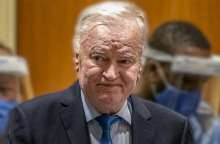 RATKO MLADIĆ U TEŠKOM STANJU! Oglasio se njegov sin za Kurir i otkrio da li će biti pušten u Srbiju na lečenje: 