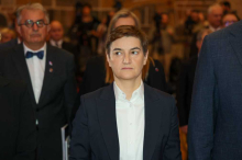 PORUKE MIRA, SOLIDARNOSTI I ZAJEDNIŠTVA Državni vrh Srbije čestitao Božić po gregorijanskom kalendaru
