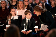 Weihnachtsmoment am Klavier: Prinzessin Kate im Duett mit Tochter