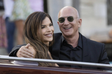 Bezos, Gomez und Co.: Diese Promis schlossen 2025 den Bund fürs Leben