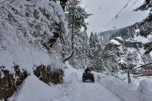 Auf Eisfläche geraten: Quadfahrer aus Kärnten schwer verletzt