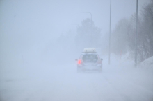 Sever Evrope zajelo snežno neurje z močnimi vetrovi. Na Švedskem tri žrtve.