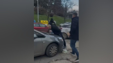 PRVI SNIMCI HAPŠENjA MUŠKARCA KOJI JE IZBO ŽENU PRED DETETOM: Zadao je devet udaraca nožem, policija ga uhapsila posle 24 sata  (VIDEO)
