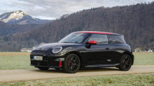 Test: mini cooper JCW E: električen, a še vedno izrazito vozniški