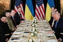 Zelenski se na Floridi pogovarja s Trumpom. Ta pred tem govoril s Putinom.