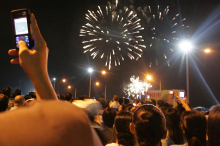 Video-Anrufe, Party-Fotos: Silvester bringt mobiles Datenfeuerwerk