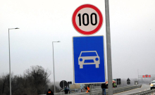 NA BRZOJ SAOBRAĆAJNICI BEZ POGINULIH Godinu dana moto-puta Loznica - Šabac (FOTO)