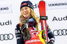 Weltcup am Semmering: Trophäe für Shiffrin kam von steirischer Glasbläserei