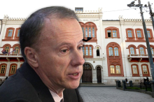 REKTORE, ODLAZI! Univerzitet nije tvoj politički kazino, a studenti žetoni na stolu! Prokockao si autoritet