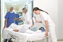 Drama na porođaju: Porodilji pozlilo a nisu mogli da joj izmere saturaciju zbog noktiju!