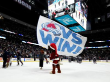 Najboljša ekipa lige po zmagi nad Kopitarjevimi lovi nove točke