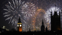 Großbritannien: Zehntausende begrüßen 2026 mit Mega-Feuerwerk in London