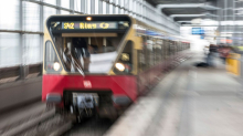Brände: Ringbahn wegen Brandes an S-Bahnhof Wedding unterbrochen