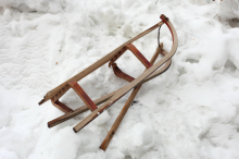 Ehepaar stürzte mit Rodel ab: 63-Jähriger starb, Gattin schwer verletzt