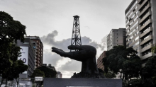 Venezuela, nessun scossone sul petrolio. Eni punta a riavere i crediti