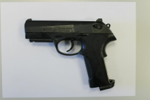 38 prostovoljnih izročitev nezakonitega orožja oziroma streliva