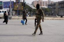 V Siriji se nadaljujejo spopadi med vojsko in kurdskimi silami. Vojska zaprla kurdske dele Alepa.