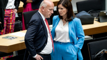 Umstrittenes Verhalten: Senatorin spielte mit Wegner in Stromkrise Tennis