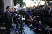 Nick Reiner se ni izrekel o krivdi. Tožilstvo se še ni odločilo, ali bo zahtevalo smrtno kazen.