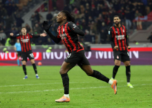 Milan komaj rešil točko proti Genoi - Inter ima tri točke naskoka