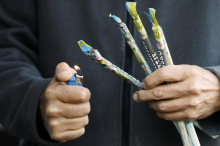 Pred novim letom pet mladoletnikov poškodovanih zaradi pirotehnike, pozivi k poostritvi zakonodaje