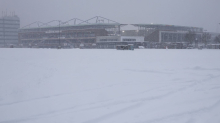 Fußball-Bundesliga: Schnee, Wind, Eis: Zwei Bundesliga-Spiele im Norden abgesagt