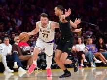 Dončić proti Antetokounmpu brez pomoči Jamesa?