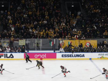 Na generalki za olimpijske igre velika luknja v ledu