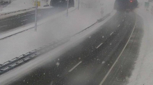Počeo snijeg! Sudar na A4, na nekim dijelovima autocesta ima dosta vode. Pazite na crni led!