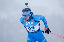 Giacomel slavil v zasledovanju kljub šestim zgrešenim strelom