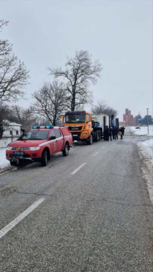 ZAJEDNO U AKCIJI! Uprava za vanredne situacije MUP-a u Kragujevcu pruža pomoć Opštini Loznica usled vremenskih nepogoda (FOTO)
