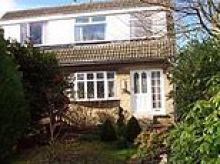 The narco queen next door: How beauty therapist ran £8.5m heroin ring from her VERY ordinary semi-detached by smuggling drugs from Pakistan in leather jackets and saris