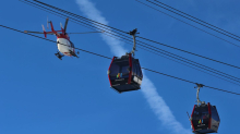 Unfälle: Skifahrer kollidiert mit 19-Jähriger – schwere Verletzungen