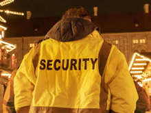 Umrl varnostnik na ZOI, zadevo preiskujejo