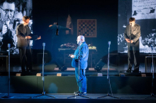 Z MMC-jevo nagradno igro na ogled predstave Življenje in časi Bertolta Brechta v Cankarjevem domu