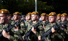 Na Hrvaškem začeli pridobivati vojaške obveznike