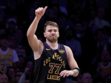 V živo: Dončić vroč, neverjeten polčas za Lakers