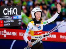 Neverjetno, kakšna rapsodija Nike Prevc na Kitajskem!