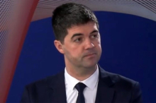 GRADSKI ODBOR SNS NIŠ UKAZAO NA KORUPTIVNU REKONSTRUKCIJU NADSTREŠNICE U NIŠU: 