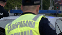 MUP NAJAVIO POJAČANE KONTROLE SAOBRAĆAJA ZBOG POVEĆANOG BROJA NESREĆA: Apel vozačima da prilagode brzinu, koriste zimsku opremu i poštuju propise 