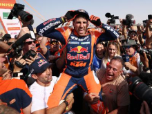 Benavides ugnal Brabca za zmago med motociklisti, Mulec med deseterico