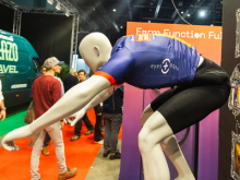 Revolucionarna novost? Kolesarski dresi z zračno blazino za večjo varnost kolesarjev. #video