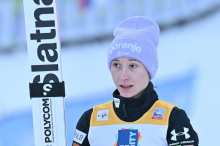 Nika Prevc s 134,5 metra razred zase v vetrovnem Džangdžjakovu!